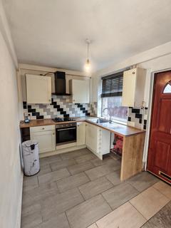 2 bedroom semi-detached house to rent, Dorchester Road, Swinton M27
