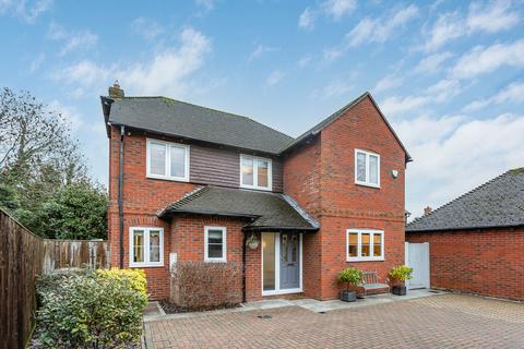 Canal Court, Wantage, OX12