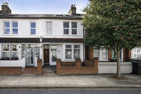 2 bedroom flat to rent, Heysham Road, London