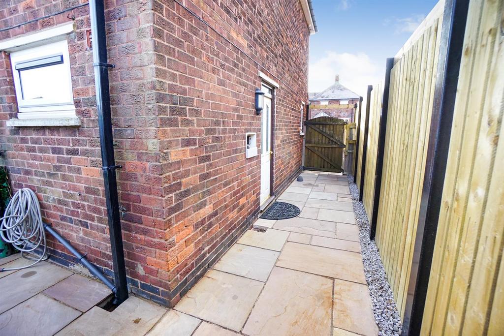 Side Passageway