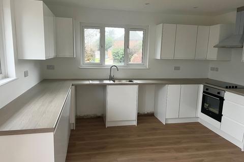 2 bedroom bungalow for sale, Newlands Copse, Blackfield, Southampton, Hampshire, SO45