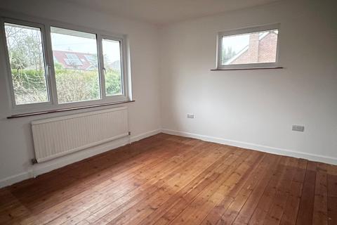 2 bedroom bungalow for sale, Newlands Copse, Blackfield, Southampton, Hampshire, SO45