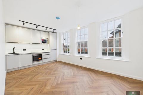 1 bedroom apartment to rent, High street, crawley RH10