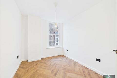1 bedroom apartment to rent, High street, crawley RH10