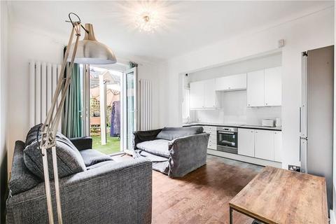 3 bedroom flat to rent, Fulham Palace Road, London SW6