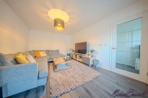 undefined, Black Myres Close, Bradford BD13