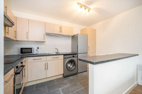 1 bedroom flat for sale, Beaufort Court, London SW6