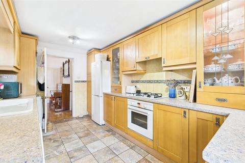 4 bedroom terraced house for sale, South Road, Surrey GU21