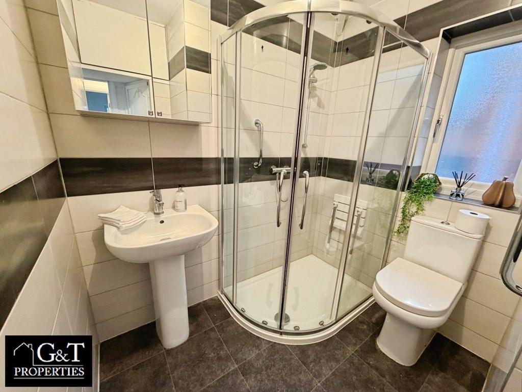 Family bathroom