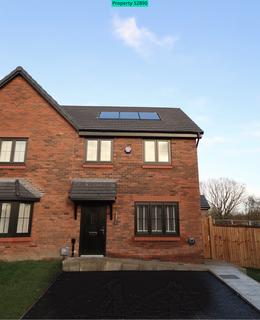 3 bedroom semi-detached house to rent, Tyldesley, Manchester