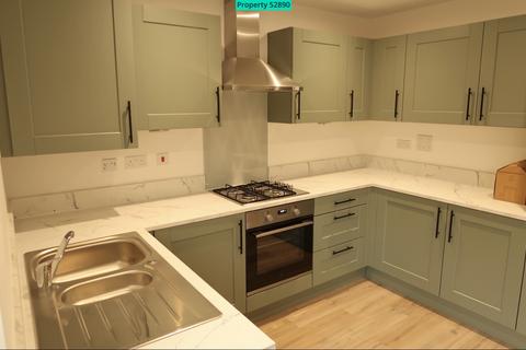 3 bedroom semi-detached house to rent, Tyldesley, Manchester