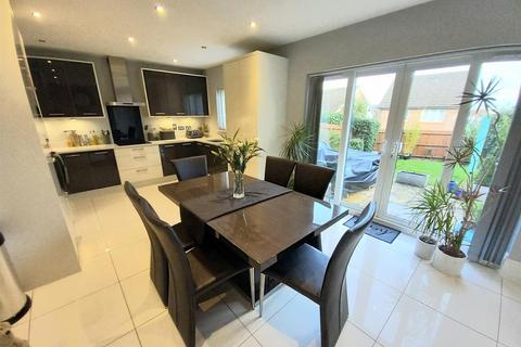 4 bedroom detached house for sale, Hughes Gardens, Bideford EX39