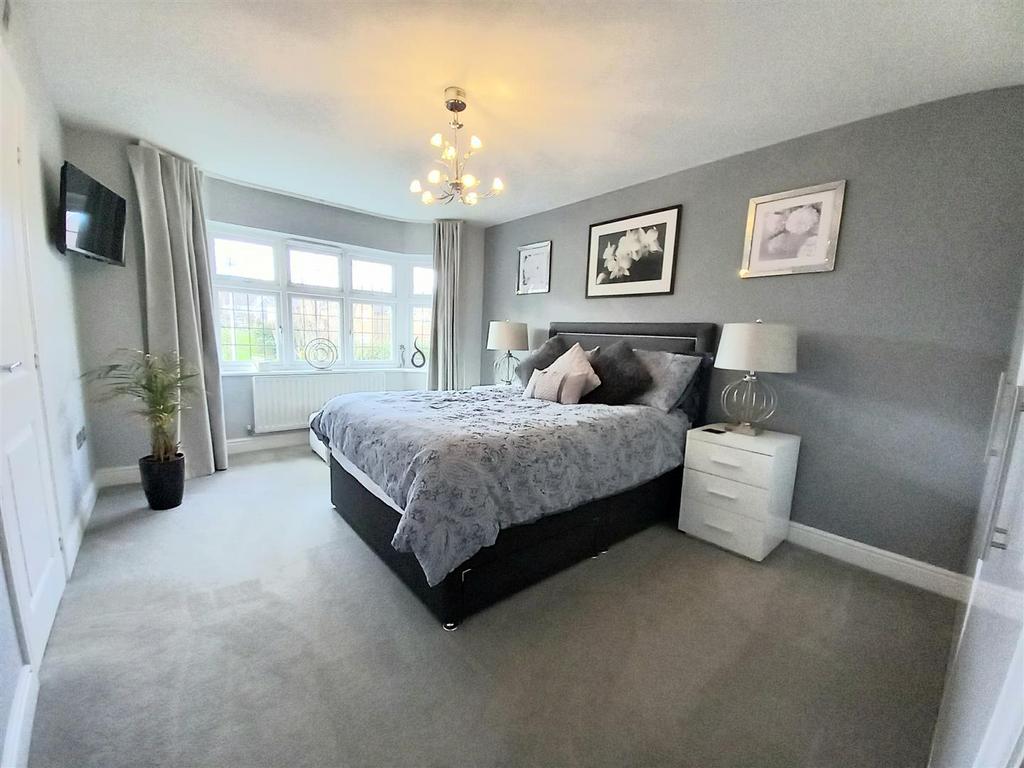 15 Hughes Mas Bed.jpg