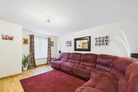 undefined, Malvina Court, Perth PH1