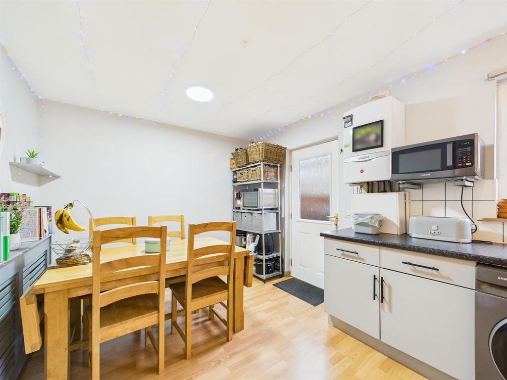 CAM01486 G0-PR0942-STILL009.jpg