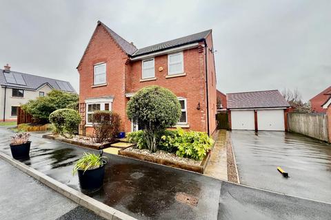 4 bedroom detached house for sale, with DOUBLE GARAGE - Wood Avens Way, Desborough, Kettering