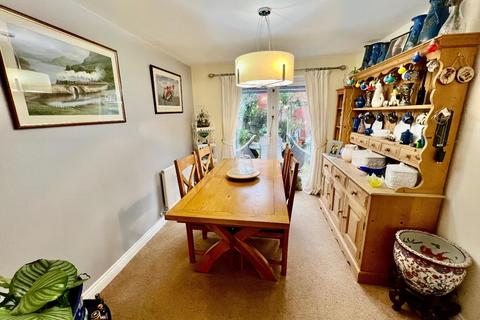 4 bedroom detached house for sale, with DOUBLE GARAGE - Wood Avens Way, Desborough, Kettering