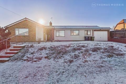 3 bedroom bungalow for sale, Bushmead Road, St. Neots PE19