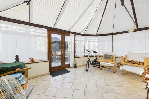 3 bedroom bungalow for sale, Bushmead Road, St. Neots PE19