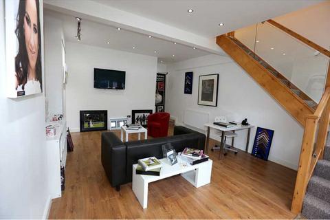 Terraced house to rent, Victoria Terrace, Newbridge, Caerphilly