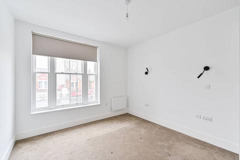 2 bedroom flat to rent, Mitcham Lane, Streatham Park, London, SW16