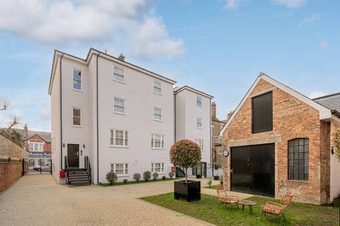 2 bedroom flat to rent, Mitcham Lane, Streatham Park, London, SW16