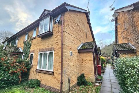 1 bedroom terraced house to rent, Albany Park, Colnbrook, Slough, SL3