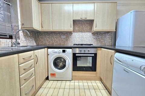 1 bedroom terraced house to rent, Albany Park, Colnbrook, Slough, SL3