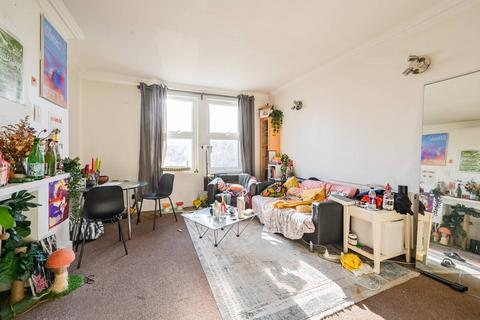 3 bedroom flat for sale, Trinity Road, Wood Green, London, N22