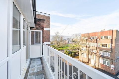 1 bedroom flat for sale, Woodleigh Court, Stuart Crescent, London, N22 5NL, Wood Green, London, N22