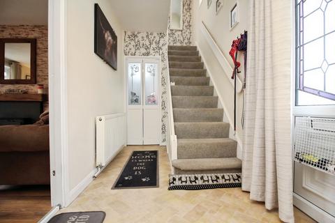 3 bedroom semi-detached house for sale, Pindar Road, New Parks, Leicester, LE3