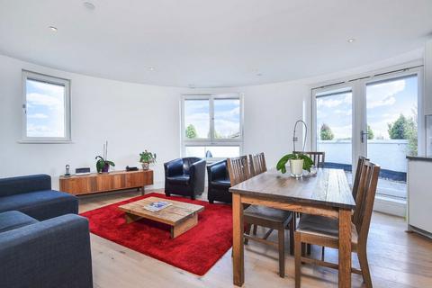 2 bedroom flat to rent, St. Luke's Avenue, London SW4