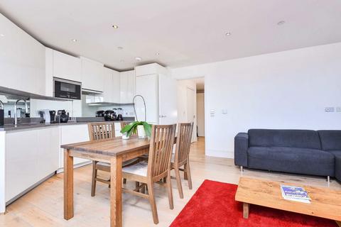 2 bedroom flat to rent, St. Luke's Avenue, London SW4
