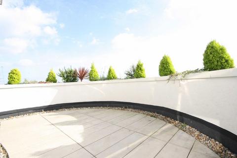 2 bedroom flat to rent, St. Luke's Avenue, London SW4
