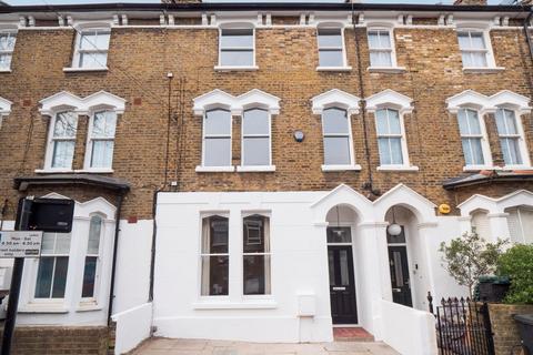 5 bedroom house to rent, Dalyell Road, London SW9