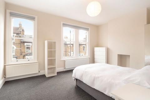 5 bedroom house to rent, Dalyell Road, London SW9