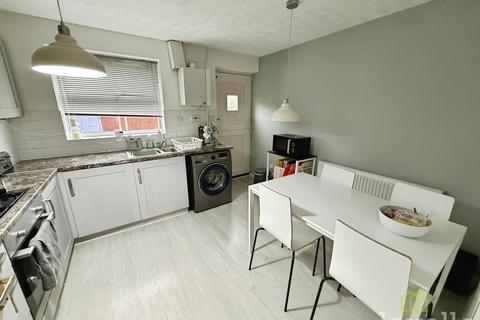 3 bedroom semi-detached house for sale, Briar Close, South Hykeham LN6