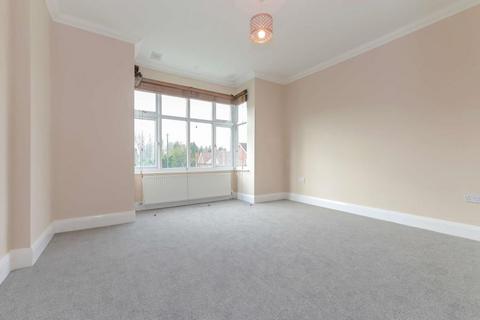 2 bedroom maisonette to rent, West End Lane