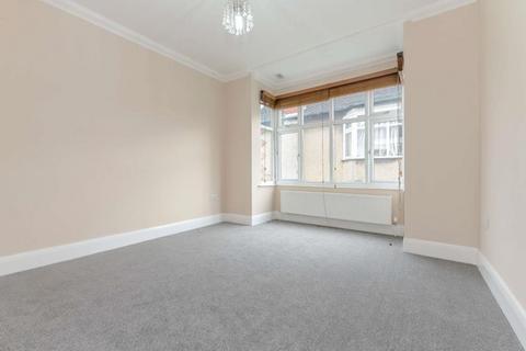 2 bedroom maisonette to rent, West End Lane