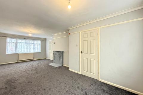 3 bedroom terraced house to rent, Cheriton High Street, Folkestone CT19