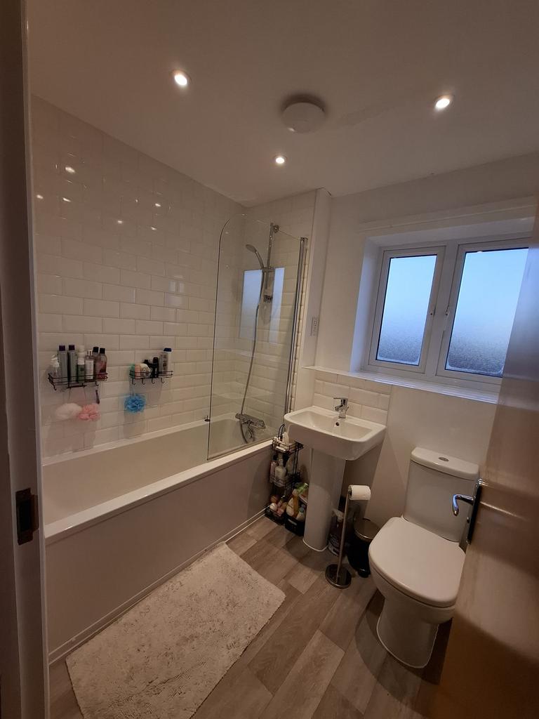 Main bathroom