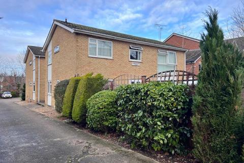 3 bedroom maisonette to rent, Upper Gordon Road,  Camberley,  GU15