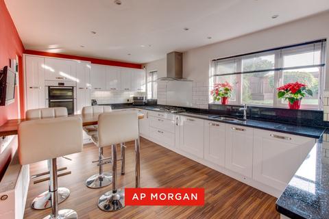 5 bedroom detached house for sale, Royal Worcester Crescent, Bromsgrove, Worcestershire, B60