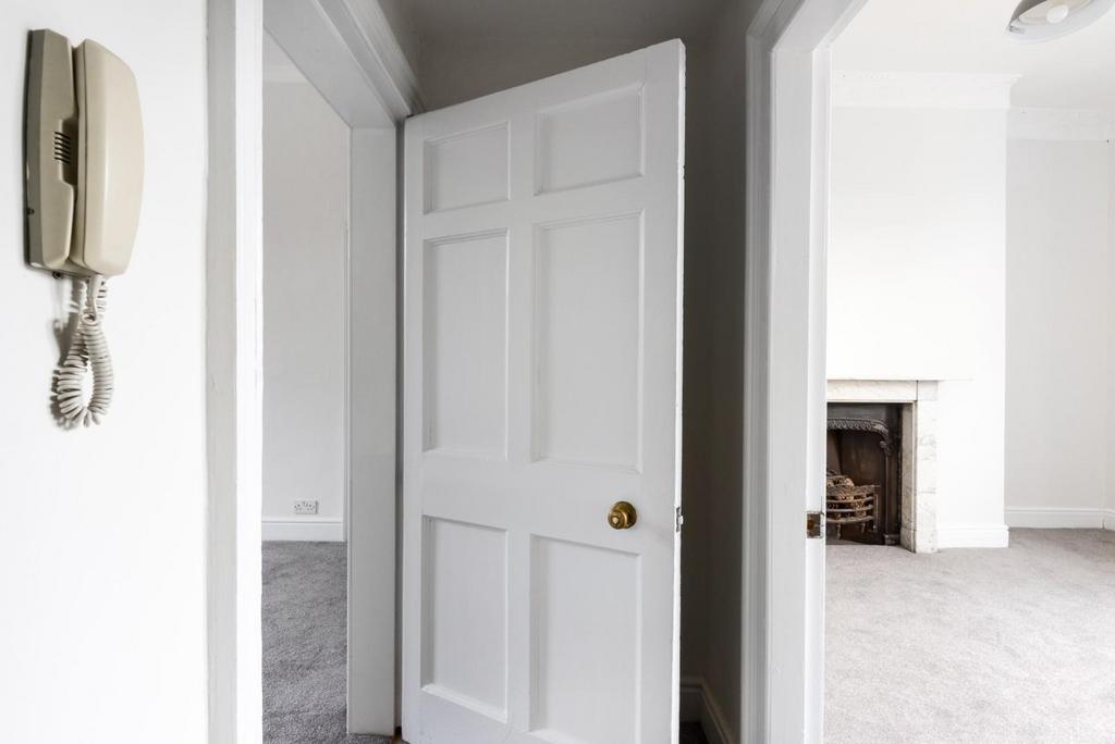 FFF, 9 Kensington Place, Bath BA1 6 AW-1.jpg