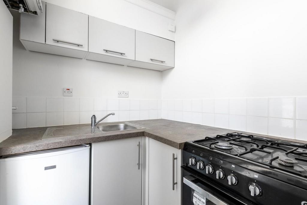FFF, 9 Kensington Place, Bath BA1 6 AW-7.jpg