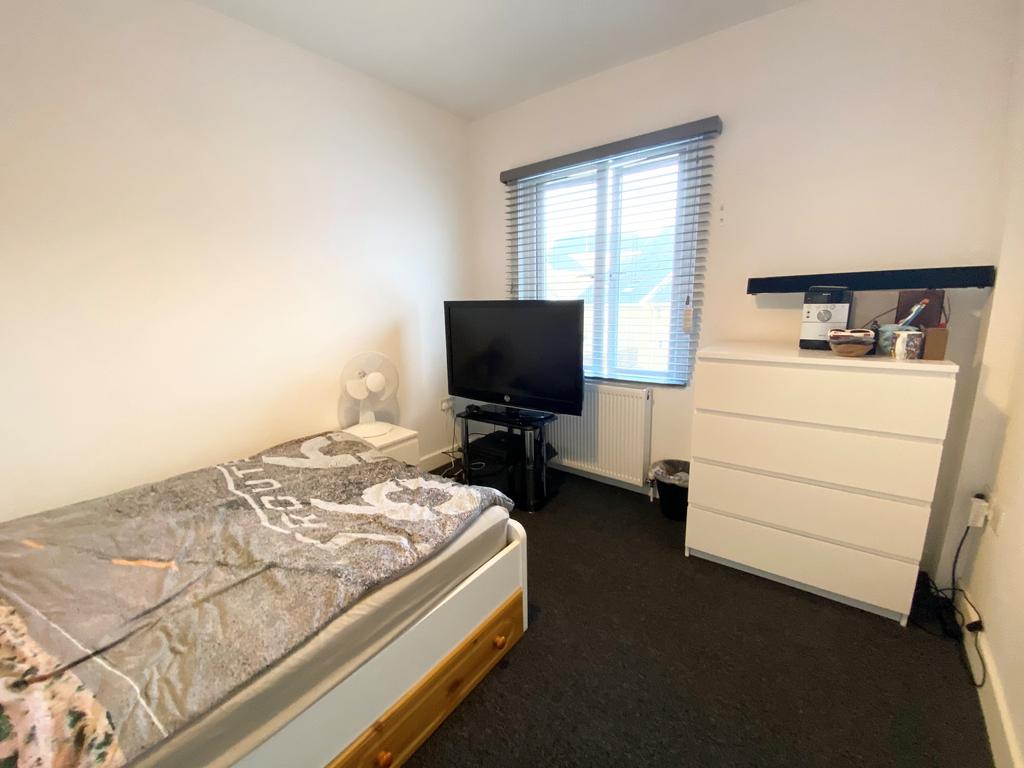 Room (2)