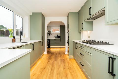 4 bedroom detached house for sale, Hoylake Close, Bletchley, Milton Keynes MK3