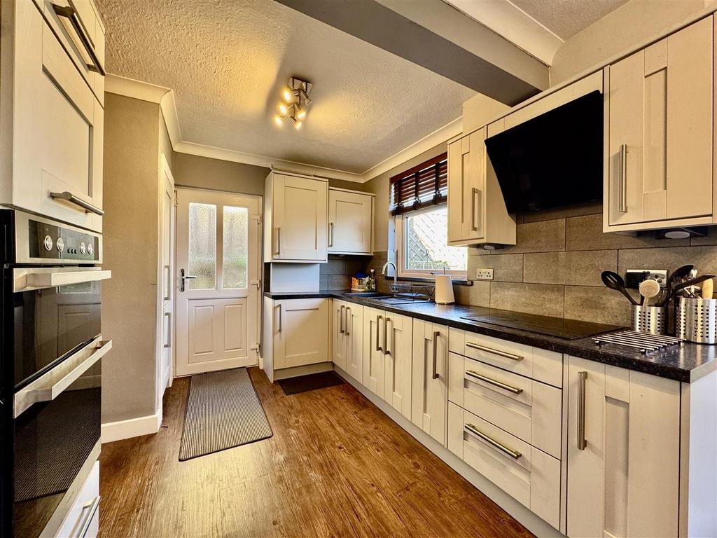Dining kitchen
