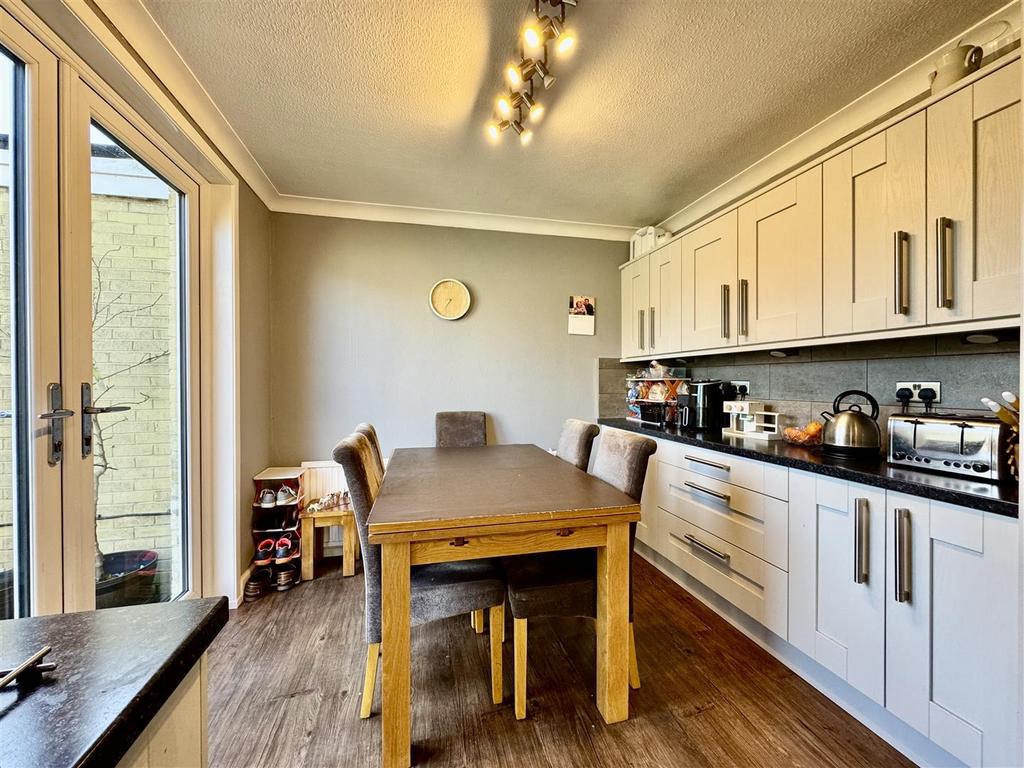 Dining kitchen
