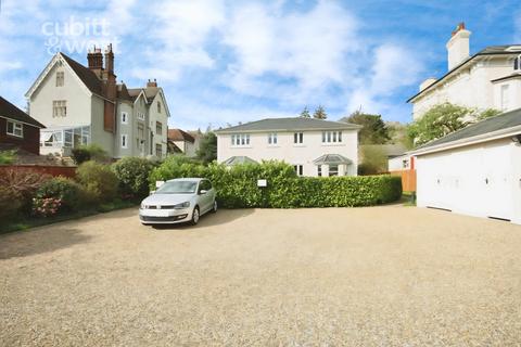 undefined, Raglan Road Reigate RH2